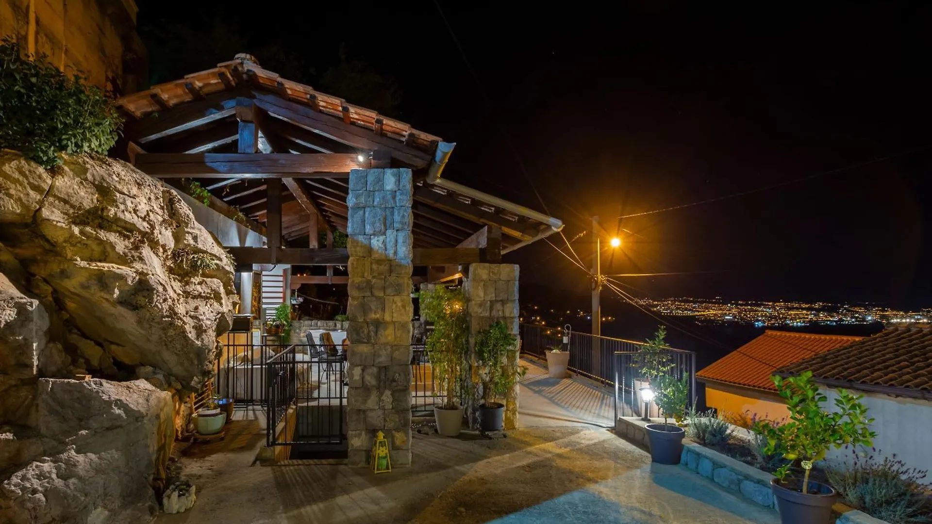 Villa Carla Poljane 0*,  Croatia